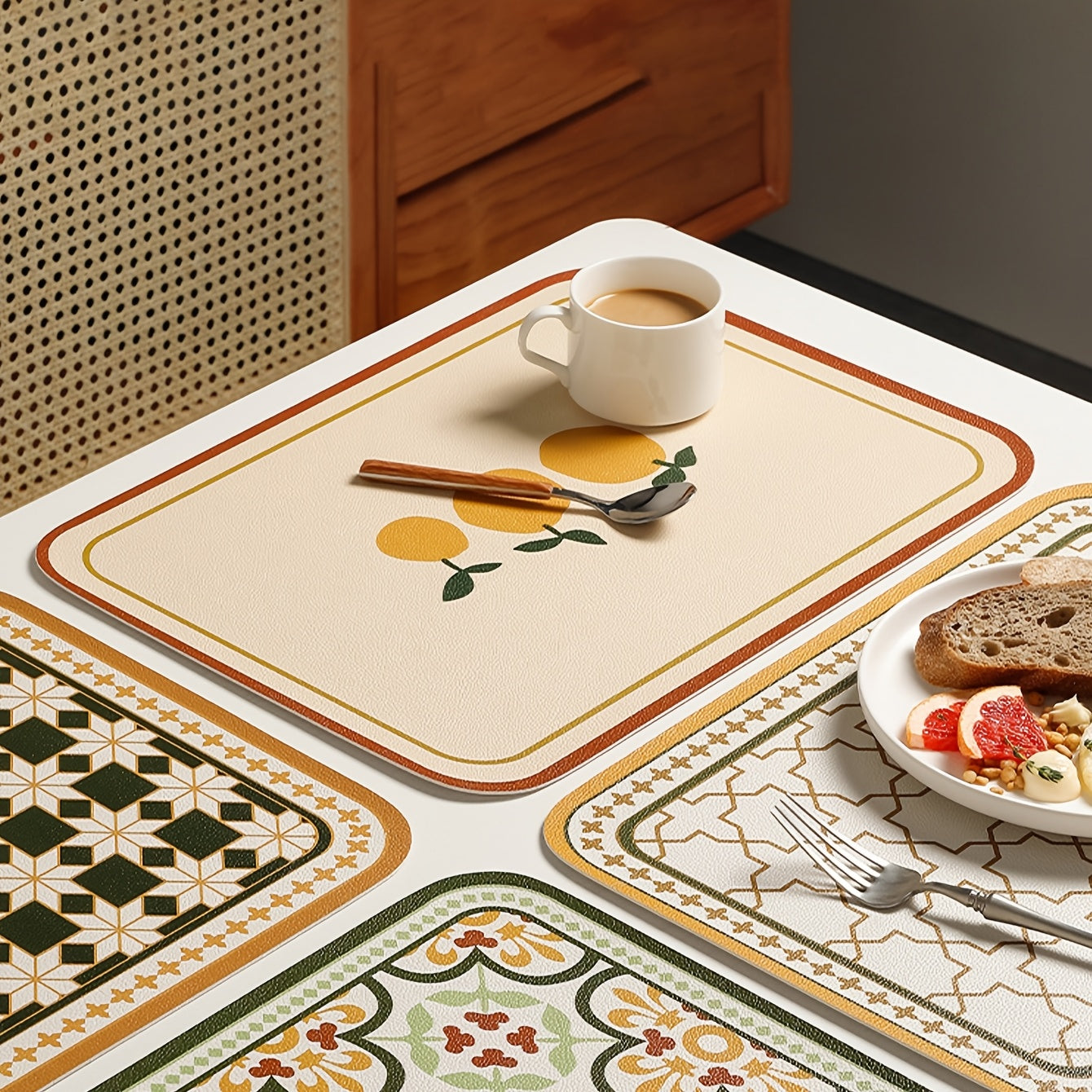 Artificial Leather Placemat, Heat Insulation Pad, Creative Office Desk Mat Decorative Coaster, Wipeable Washable Kitchen Table Mat, Suitable for Kitchen Dining Room Hotel