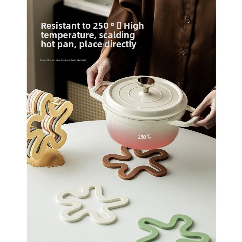 4pcs Silicone Heat Insulation Pads, Table MATS, Household Vegetable Plate MATS, Placemats, Clay Pot MATS, Bowl MATS, Table MATS and Cup MATS, Home Decoration MATS, Home Dining, Modern Kitchenware, Decorative Mats, Silicone Mats, Nonslip Surface, Cup