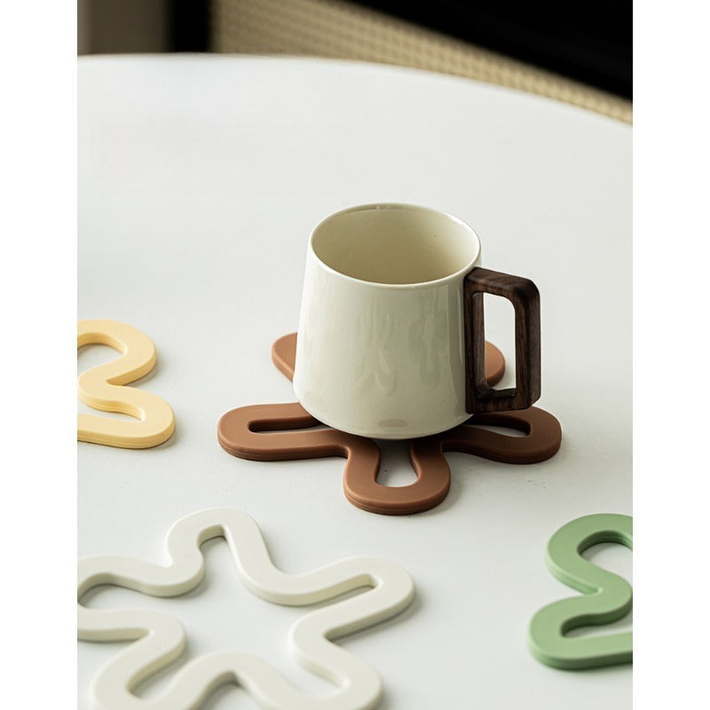4pcs Silicone Heat Insulation Pads, Table MATS, Household Vegetable Plate MATS, Placemats, Clay Pot MATS, Bowl MATS, Table MATS and Cup MATS, Home Decoration MATS, Home Dining, Modern Kitchenware, Decorative Mats, Silicone Mats, Nonslip Surface, Cup